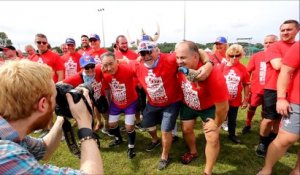 1300 joueurs pour la plus grosse mêlée de rugby du monde !