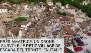 Italie: un drone survole Pescara del Tronto, un village détruit par le séisme