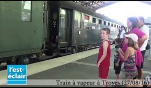 Un train à vapeur en gare de Troyes