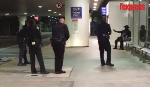Los Angeles: un homme déguisé en Zorro interpellé à l'aéroport