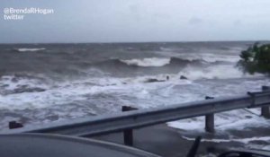L'arrivée de l'ouragan Hermine sur les côtes américaines en vidéo