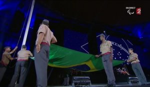 Moment d'émotion lors de l'hymne brésilien !