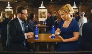 Seth Rogen and Amy Schumer talk about equal pay