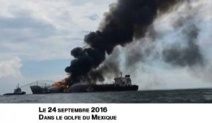 Un pétrolier en feu dans le golfe du Mexique