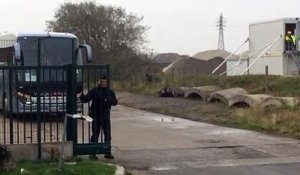 Évacuation à Calais : un premier bus a quitté la "Jungle"