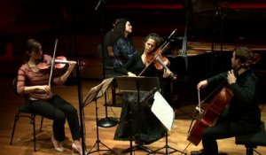 Robert Schumann : Quatuor pour piano et cordes en mi bemol majeur op. 47 - Sostenuto par Trio Karenine et Sarah Chenaf