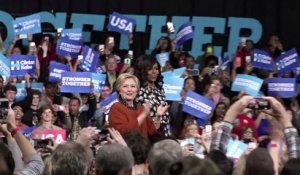 USA: Michelle Obama et Hillary Clinton ensemble sur scène