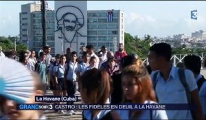 Fidel Castro : les Cubains affluent au mémorial à La Havane