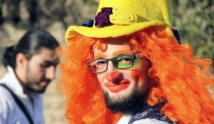 Syrie : le clown d'Alep, qui réconfortait les enfants traumatisés, est mort