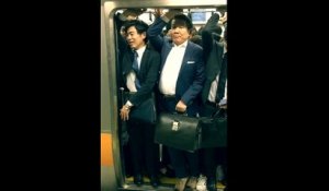 Heures de pointe dans les transports en commun à Tokyo
