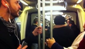 Calendrier de l'Avent : ces chanteurs redonnent le sourire aux voyageurs dans le métro parisien
