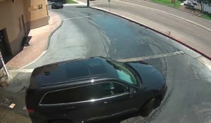 Il lave sa voiture au car wash et finit en tonneau sur la route !