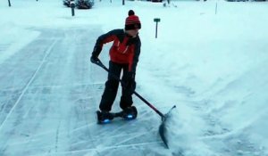 Déblayer la neige en Hoverboard