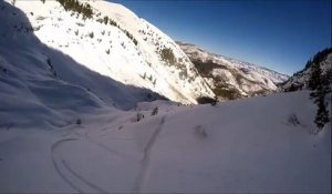Un skieur se fait surprendre par une falaise