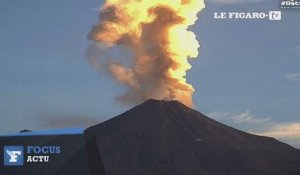 Impressionnantes images d'un volcan mexicain en éruption