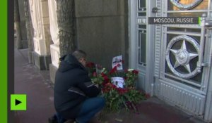 Les Moscovites déposent des fleurs la mémoire à l’ambassadeur assassiné à Ankara