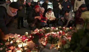 Les Berlinois rendent hommage aux victimes du marché de Noël