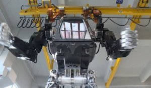 En Corée du Sud, les premiers pas d'un robot géant