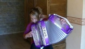 Cette jeune virtuose de l’accordéon est vraiment époustouflante !