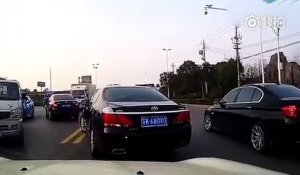 Incroyable Road rage entre une BMW et une Mini Cooper