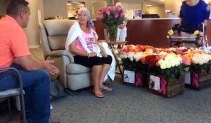 Son mari l’accompagne à sa dernière séance de chimiothérapie et la surprise qu’elle y trouve est incroyable