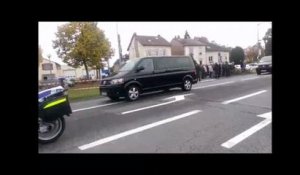 Arrivée de François Hollande à Florange (octobre 2016).mp4