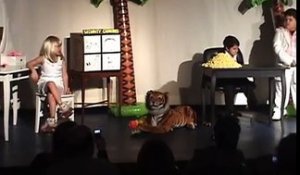 Scarface joué par des enfants de 8 ans au spectacle de l'école