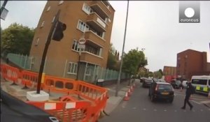 Road Rage à Londres, un piéton pousse un cycliste