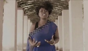 Guinée, Portrait de la chanteuse SIA TOLNO