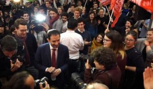 L'accueil de Benoît Hamon chez les jeunes socialistes n'a rien à voir avec ses concurrents à la primaire