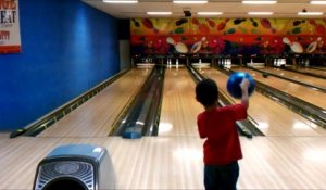 Rater un tir impossible à rater en Bowling... Boule dans la rigole malgré les glissières