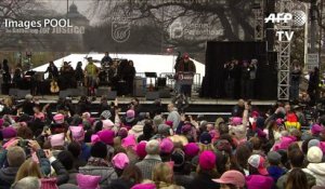 USA: Michael Moore et Ashley Judd à la "Marche des Femmes"