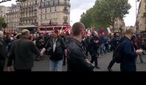Manifestation à Paris angle boulevard Raspail et Montparnasse...