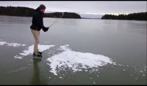 Petite partie de golf sur un lac gelé!