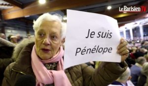 « Je suis Pénélope » fait sensation au meeting de Fillon