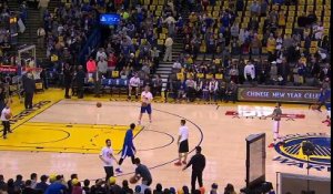 1- NBA : le tir du milieu de terrain sublime de Stephen Curry