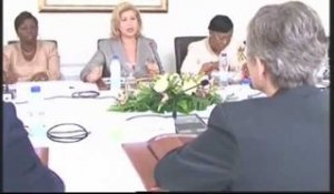 Séance de travail entre la 1ère Dame Dominique Ouattara et la présidente du CAPME