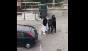 Deux policiers enfilent un kamis et un jilbab pour une interpellation