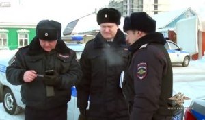 La libération d'une otage de 13 ans des mains d'un homme avec un couteau par la police russe