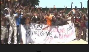 Boulevard de Marseille: Les artisants expriment leur mécontentement après le déguerpissement