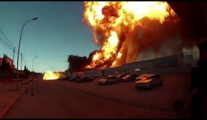 Explosion impressionnante d'une usine de produits chimiques en Espagne