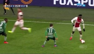 Le geste antisportif de Joël Veltman avec l'Ajax Amsterdam