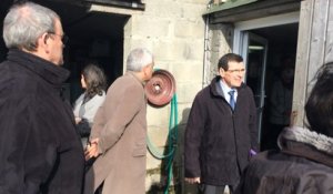 Hervé Morin en visite au Gaec d'Antain à Saint-Come-du-Mont (50)