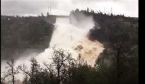Les images de la fuite géante qui touche le barrage d'Oroville, le plus haut des États-Unis en Californie