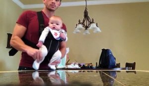Un papa fait danser son bébé sur du Michael Jackson