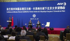 En Chine, Cazeneuve défend les "bienfaits" de la mondialisation