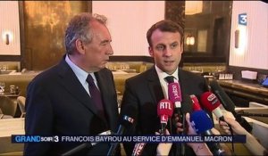 Présidentielle 2017 : François Bayrou au service d'Emmanuel Macron