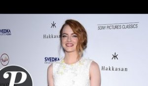 Emma Stone magnifique en robe blanche à la première de "L'homme irrationnel"