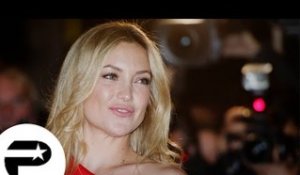 Fashion Week : Kate Hudson héroïne chic et sexy de Versace