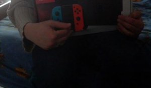 (thegamer) unboxing Nintendo switch